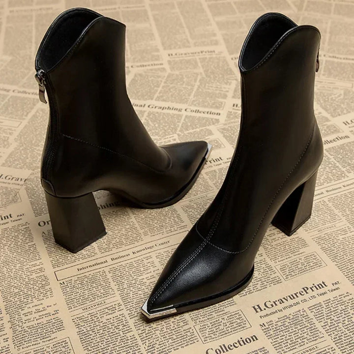 TALI™ | Chelsea boot with chrome toe