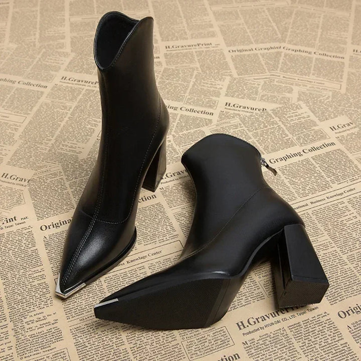 TALI™ | Chelsea boot with chrome toe